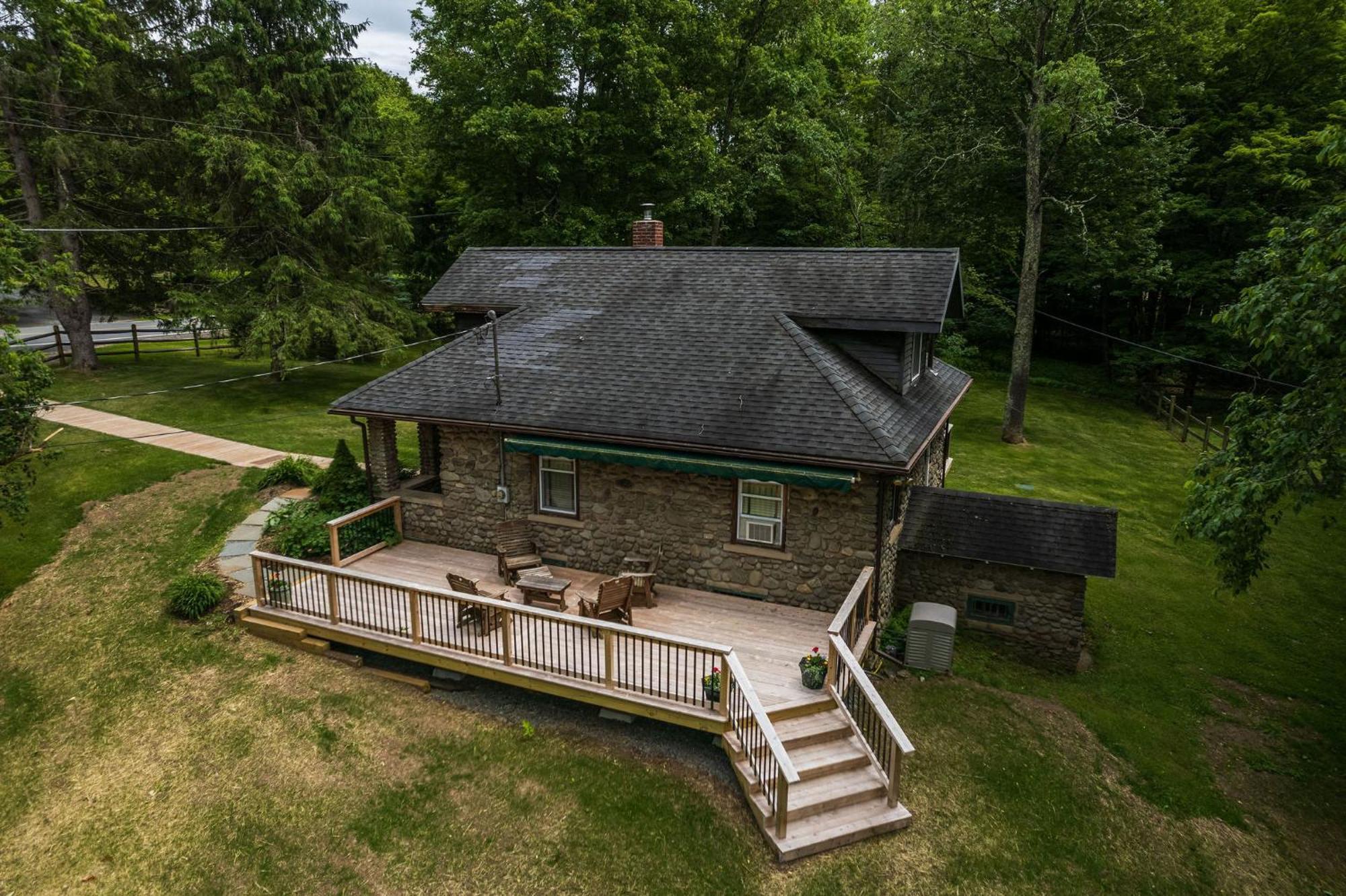 Antrim Streamside Hotel Livingston Manor Bagian luar foto