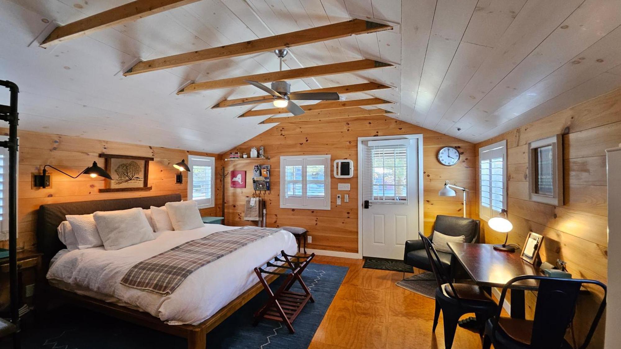 Antrim Streamside Hotel Livingston Manor Bagian luar foto