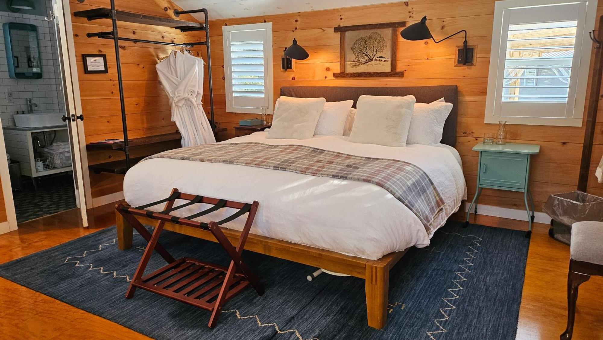 Antrim Streamside Hotel Livingston Manor Bagian luar foto