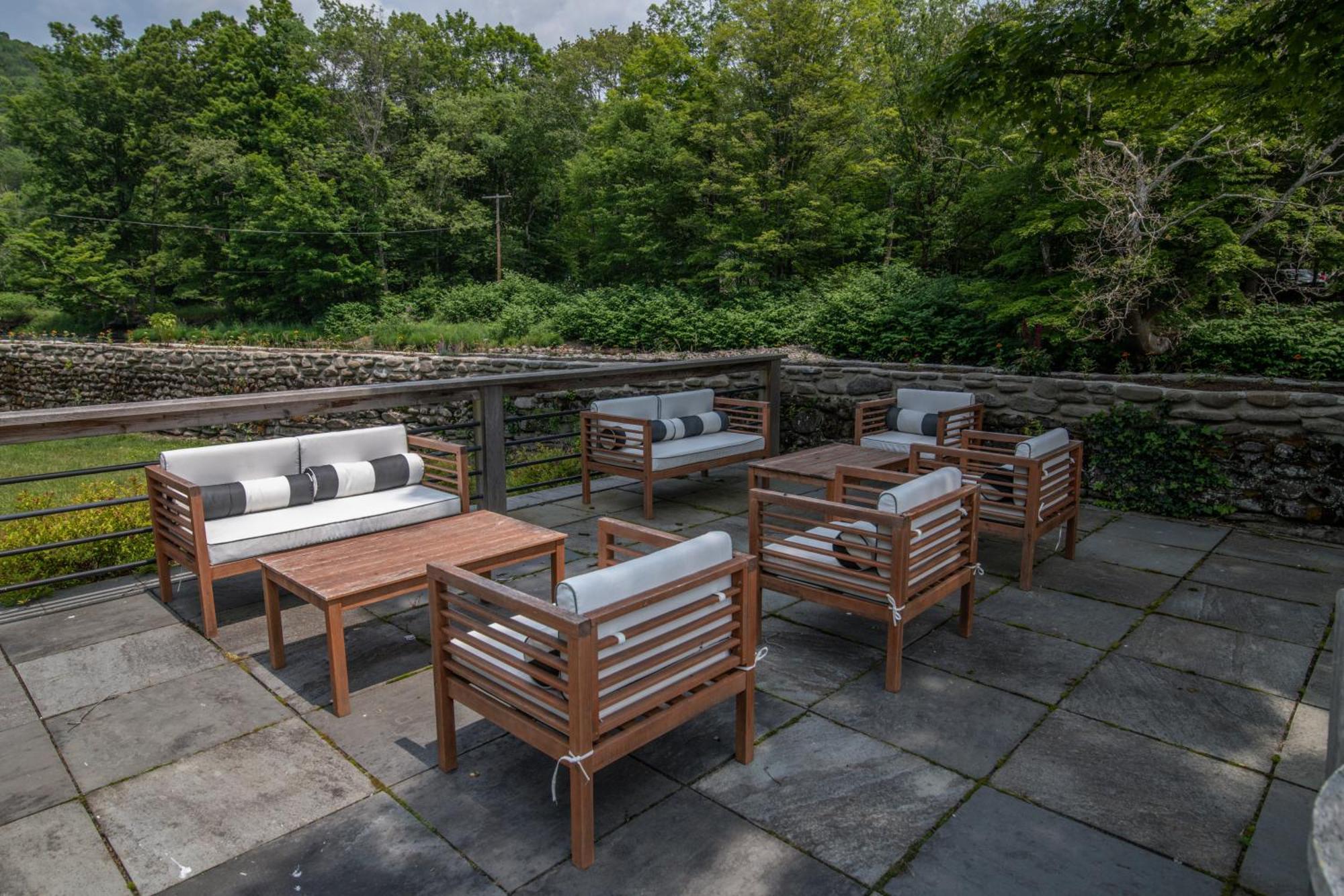 Antrim Streamside Hotel Livingston Manor Bagian luar foto