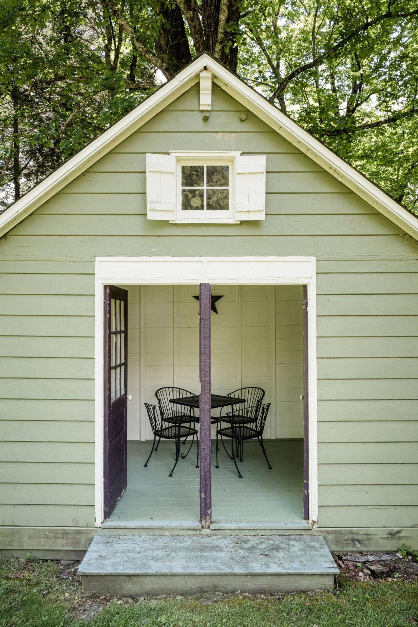 Antrim Streamside Hotel Livingston Manor Bagian luar foto